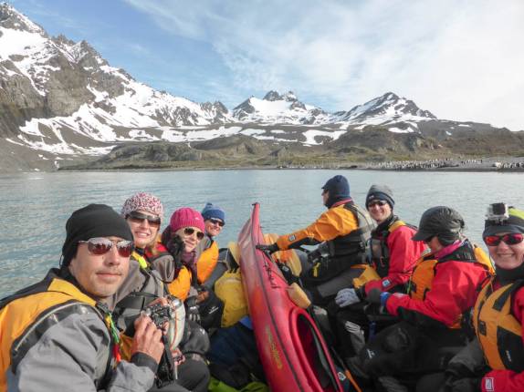 Nosso grupo de caiaque rumo a Gold Harbour, na Geórgia do Sul